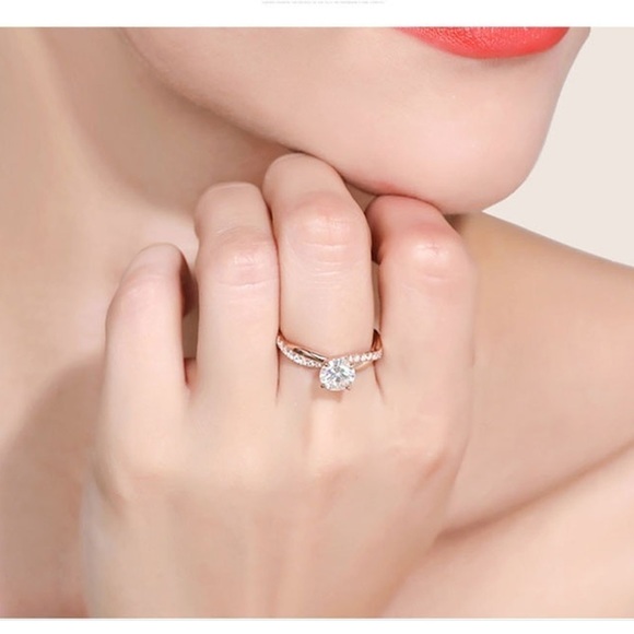 NEW 18K Two Tone Gold Filled White Sapphire Ring 7 - Picture 2 of 8